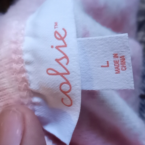 Colsie Women's Holiday Print Cardigan - Picture 5 of 7